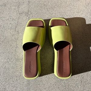 Aloha Janice Wedges in Acid Green (size 39)
